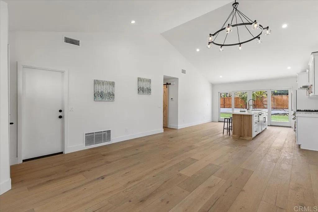 https://cdn.realtyfeed.com/cdn/127/306422762/7b9bea6778fe5d572eb6e19471fbb463.webp