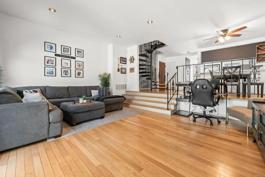 https://cdn.realtyfeed.com/cdn/127/306422765/562d4587b4c079fface84a158f3e36ae.webp