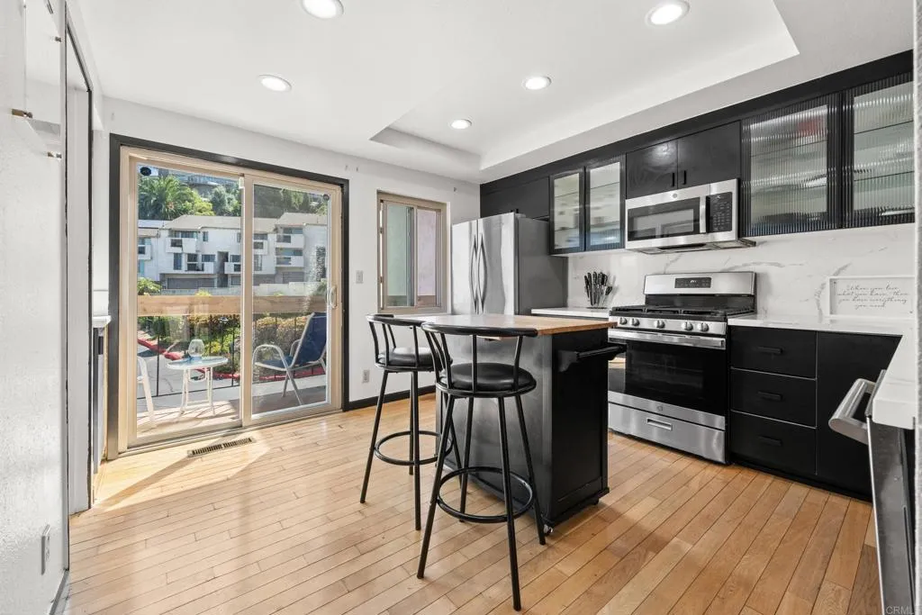 https://cdn.realtyfeed.com/cdn/127/306422765/d78e487da67fe8e9d918c7321653785d.webp