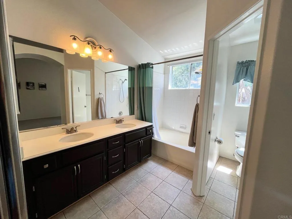 https://cdn.realtyfeed.com/cdn/127/306422926/bbee01701ca21310cfff68164e057c9d.webp