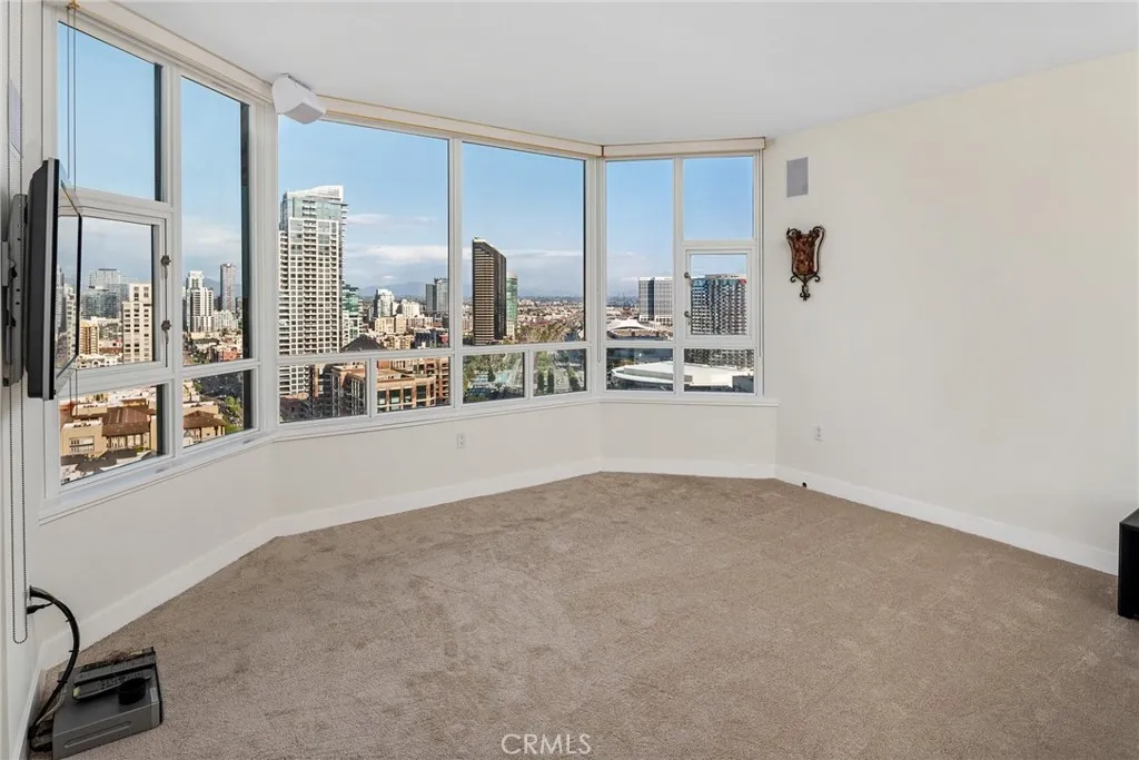 https://cdn.realtyfeed.com/cdn/127/306423324/b2b321dd77656bff82dba4613b797f46.webp
