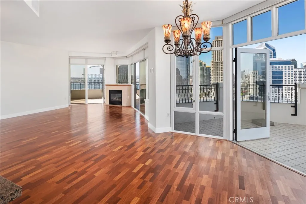 https://cdn.realtyfeed.com/cdn/127/306423324/fc3fd866ec1b88a8184c409496cd9c6d.webp