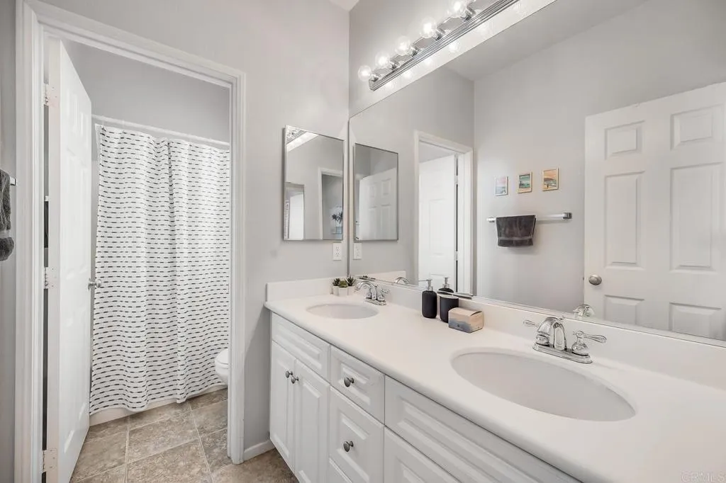 https://cdn.realtyfeed.com/cdn/127/306423421/565fdcb5b01b414214a09ba4920f8ad9.webp