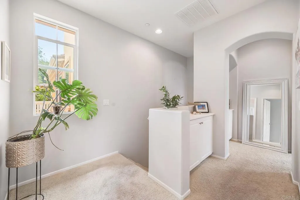 https://cdn.realtyfeed.com/cdn/127/306423421/7695000e209706fb1efd99062ad5963d.webp