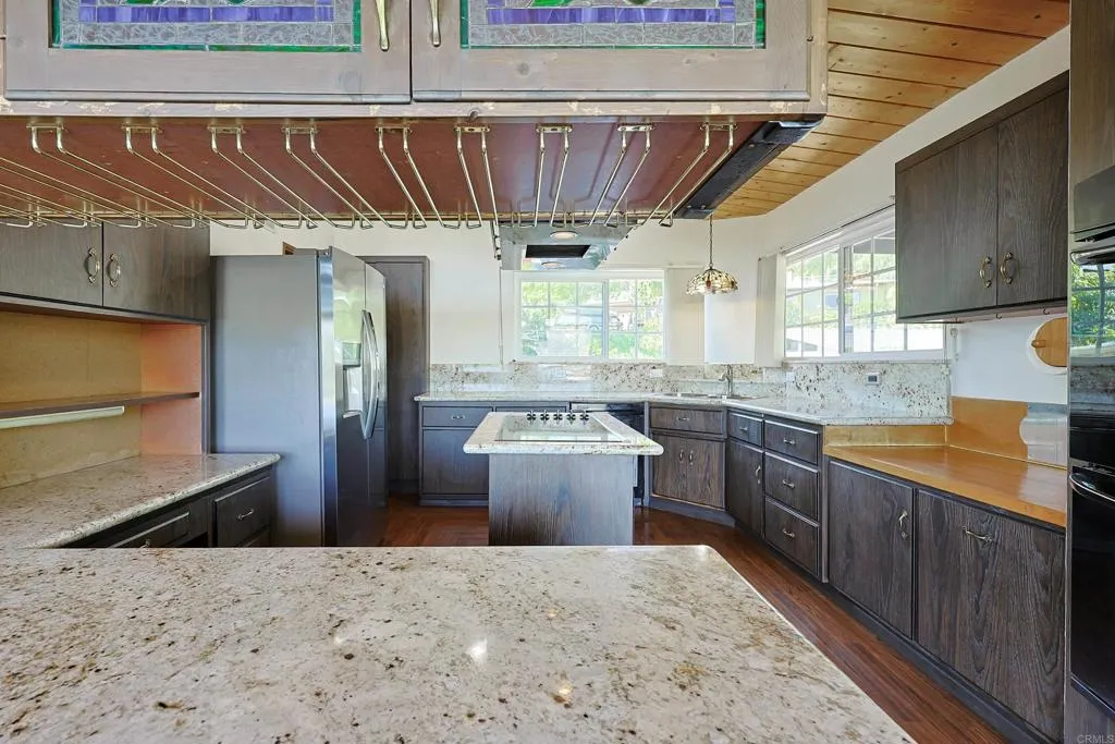 https://cdn.realtyfeed.com/cdn/127/306423761/0a32cbdd1771622d8cd88a222975ba64.webp