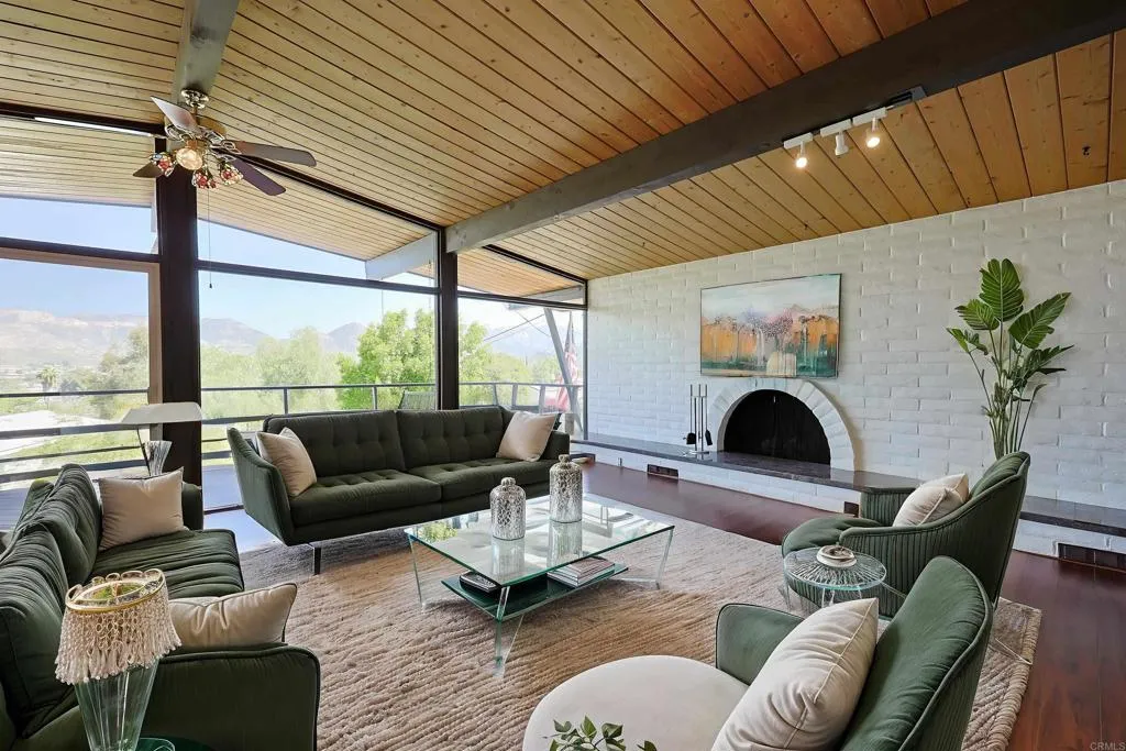 https://cdn.realtyfeed.com/cdn/127/306423761/235603759a6b84e2914346fa92139a11.webp