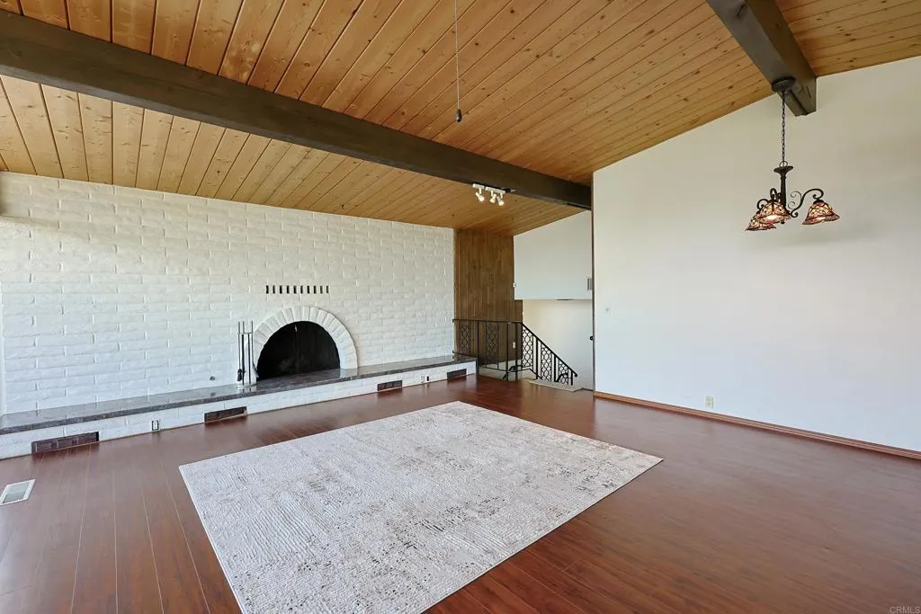 https://cdn.realtyfeed.com/cdn/127/306423761/b0f356616897077f71ce708c3ceadf44.webp