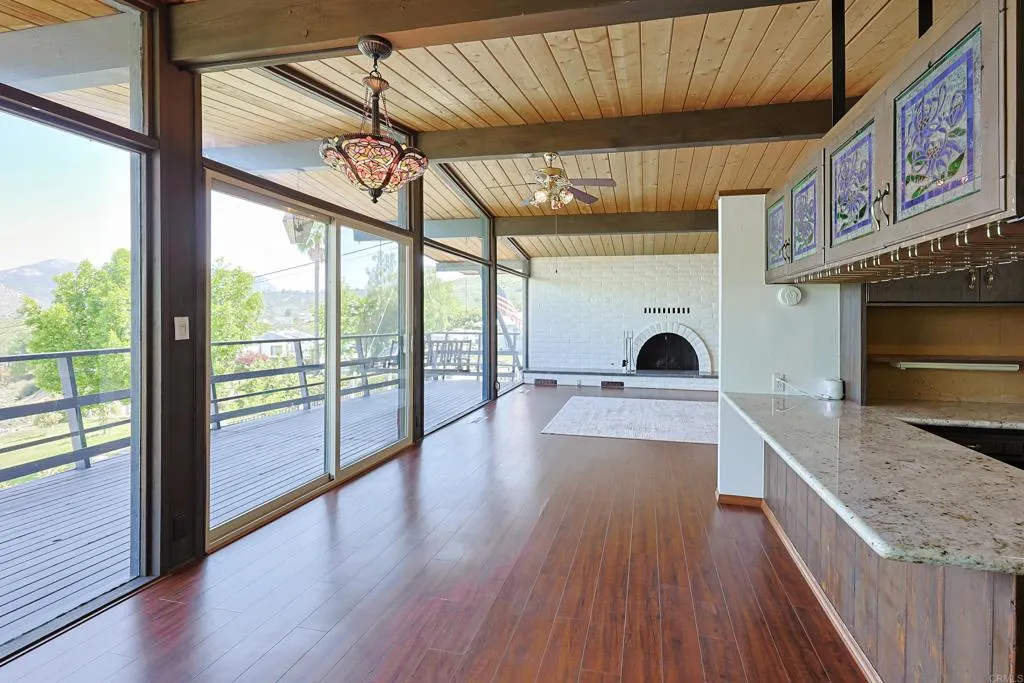 https://cdn.realtyfeed.com/cdn/127/306423761/d853ae3370369d81de64f52ae5d22a98.webp