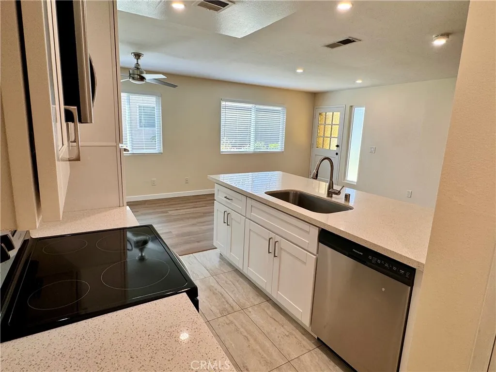 https://cdn.realtyfeed.com/cdn/127/306423958/918a26a4054968d3710ce0214511338e.webp