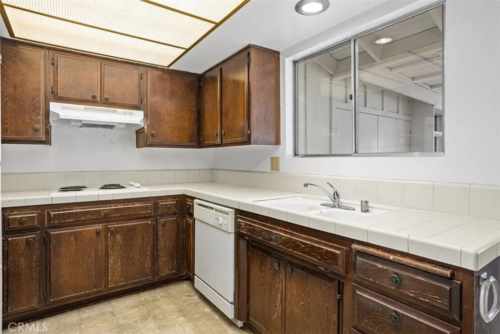Photo #9: OC25091174 Listing: Photo #9