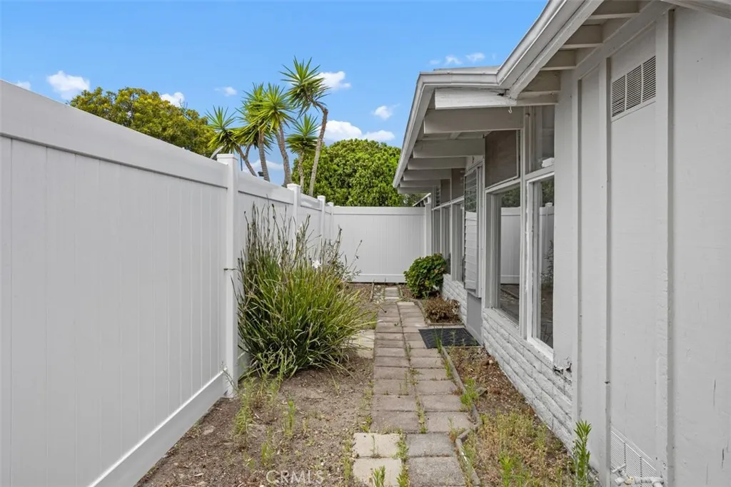 https://cdn.realtyfeed.com/cdn/127/306424052/b9cc2ec1b34ba0c90e03acbb5d2a3da2.webp