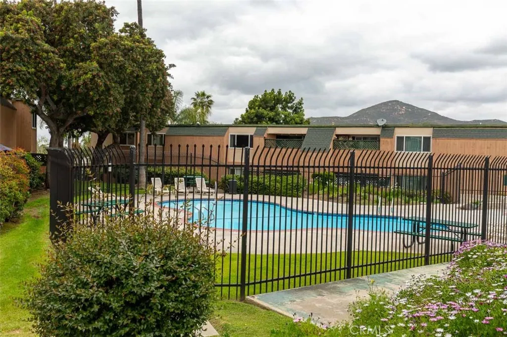 https://cdn.realtyfeed.com/cdn/127/306424184/1a44b360d9d2d5dee651302ff1f63350.webp