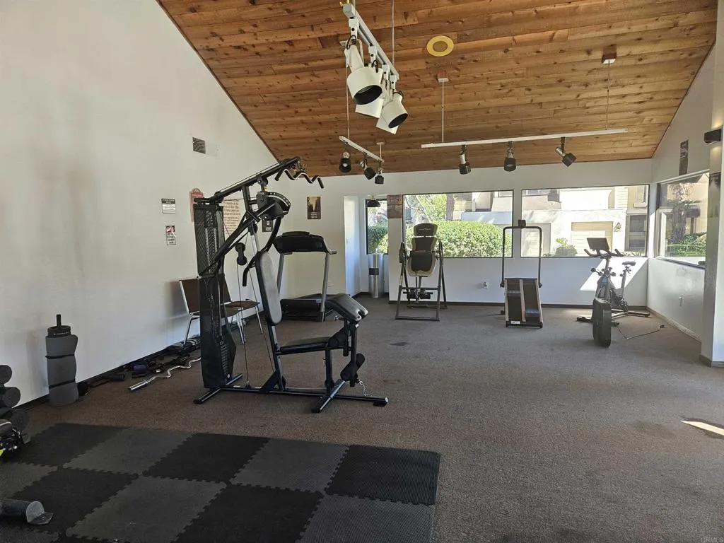 https://cdn.realtyfeed.com/cdn/127/306424434/6f8d5d44dbafb8cb2eeda8e6ff79c995.webp