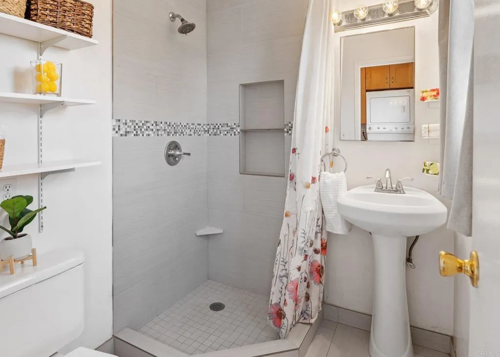 https://cdn.realtyfeed.com/cdn/127/306424656/20853083578b659966d196db5538a3af.webp