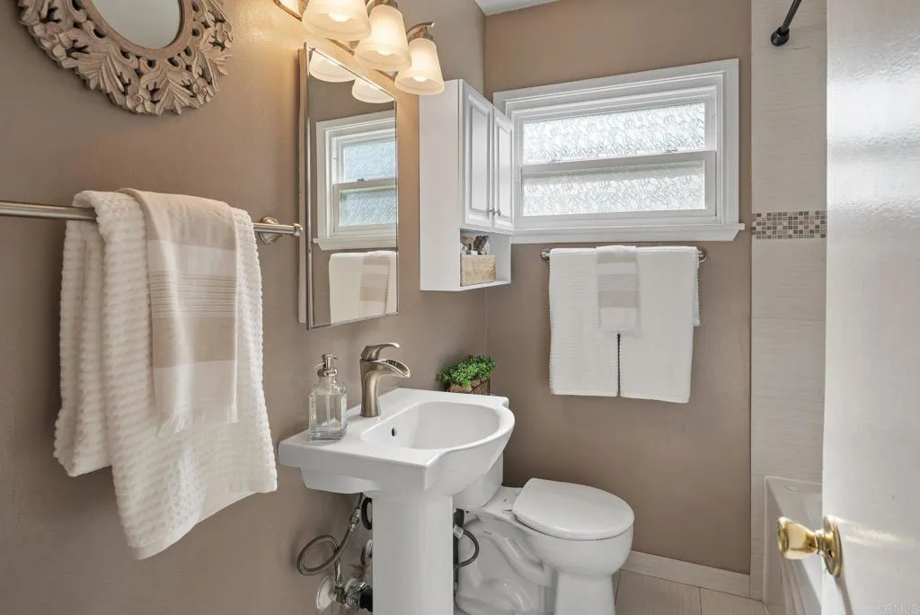 https://cdn.realtyfeed.com/cdn/127/306424656/27ec68626f6c098aa896ed0711c4bc6d.webp