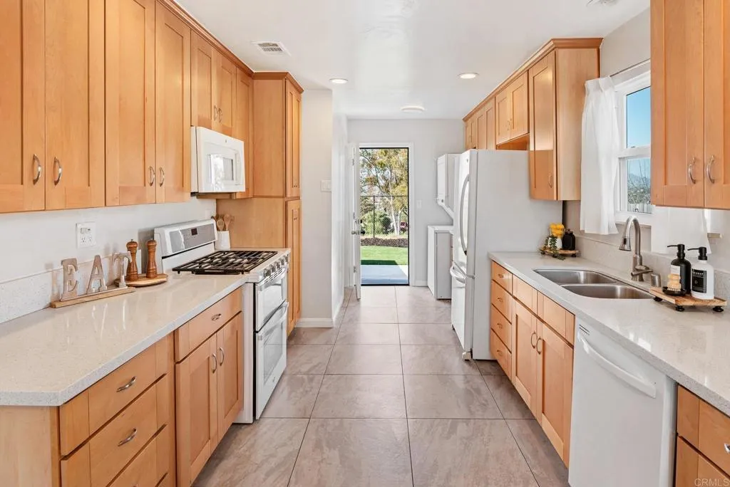 https://cdn.realtyfeed.com/cdn/127/306424656/79415898d6760757d26037a29ca71e48.webp