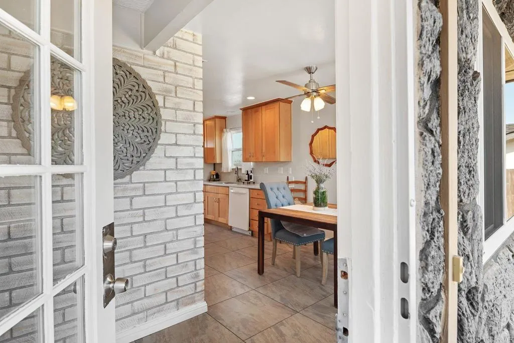 https://cdn.realtyfeed.com/cdn/127/306424656/a5e44f5977668e26f7cab551c9ce7ffa.webp