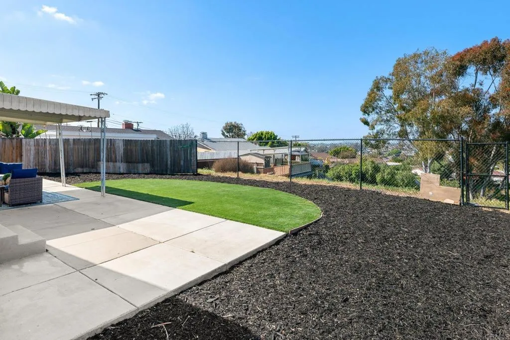 https://cdn.realtyfeed.com/cdn/127/306424656/c4a0d6f86f5fa36b62fa1e9532530d14.webp