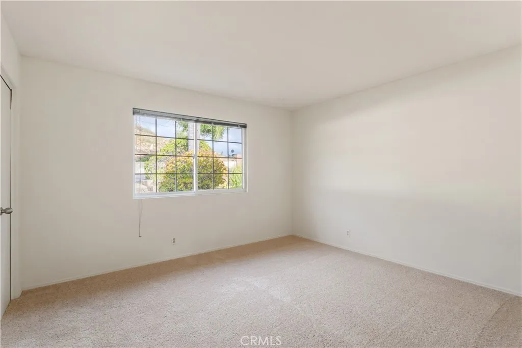 https://cdn.realtyfeed.com/cdn/127/306424711/1af4d38c7f544c081086de7ff76e90e0.webp