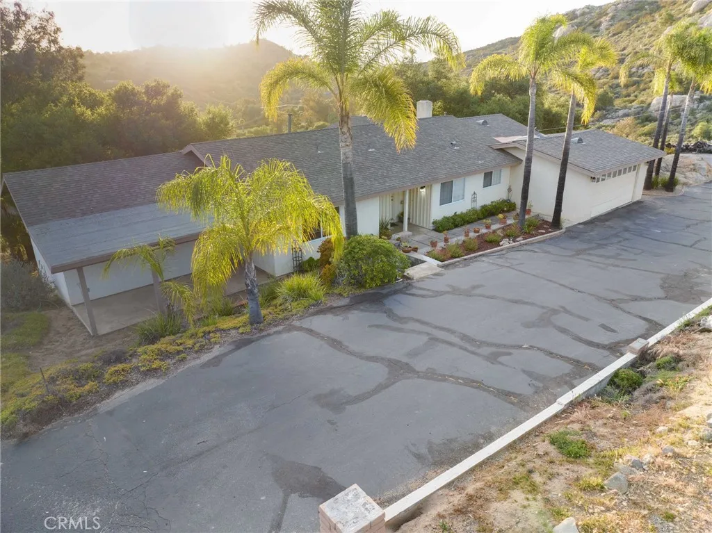 https://cdn.realtyfeed.com/cdn/127/306424711/24e666db4d8f8040f2f07f3e2a6379e9.webp