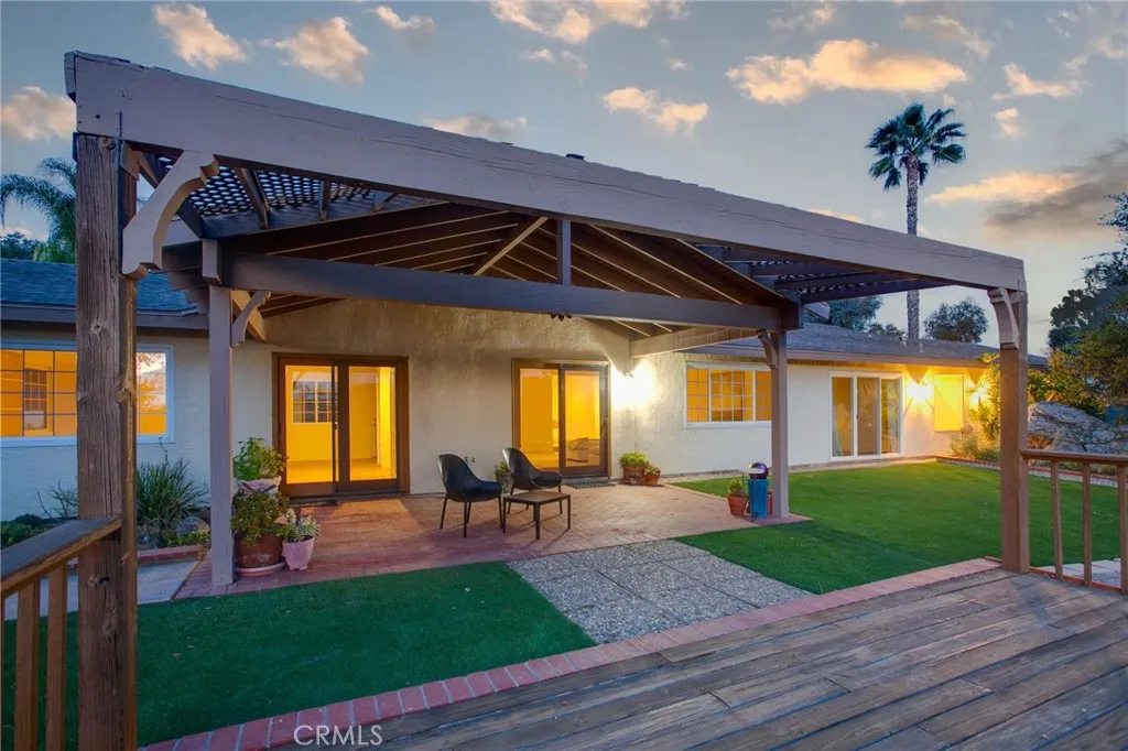 https://cdn.realtyfeed.com/cdn/127/306424711/60a0b7a7d63e7cae26f33178e681fce6.webp