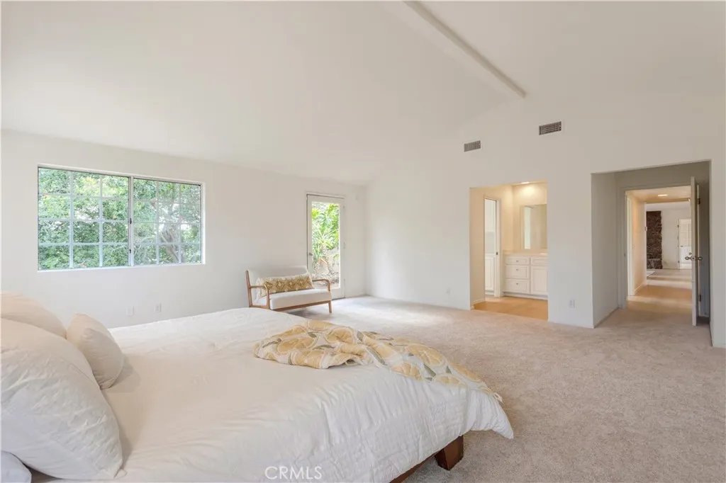 https://cdn.realtyfeed.com/cdn/127/306424711/9ef4bd5cc2cd6952fc547e5e087ead8f.webp