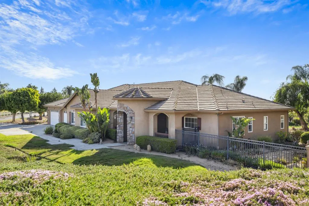 https://cdn.realtyfeed.com/cdn/127/306424813/9fed6ec17e8df743b7cc84c6c86d4928.webp