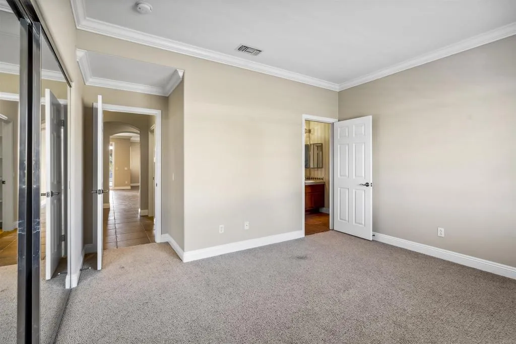https://cdn.realtyfeed.com/cdn/127/306424813/df1367d0d3fc6c17978f2a2230c17c92.webp