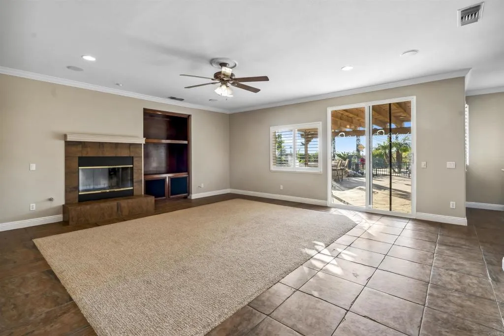 https://cdn.realtyfeed.com/cdn/127/306424813/ea6c45af663b639145ba9d16739e3781.webp