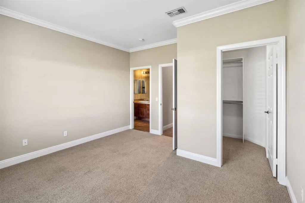 https://cdn.realtyfeed.com/cdn/127/306424813/f387fe75e0e41c948092a0074beb1af8.webp