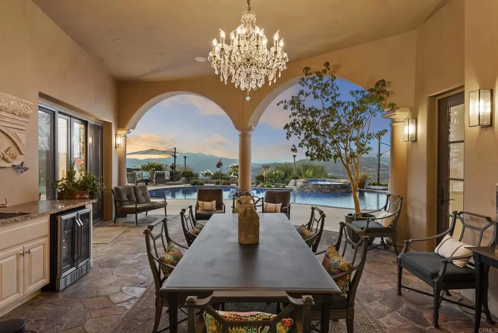 https://cdn.realtyfeed.com/cdn/127/306424839/6caefd7ad8fc861668eb08a3930f61a1.webp