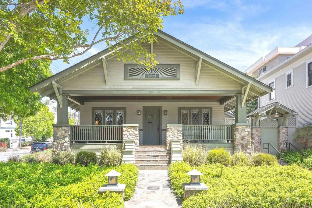 3595 Front Street
