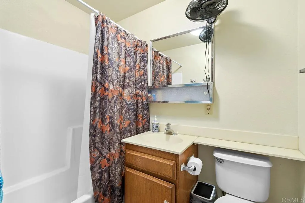 https://cdn.realtyfeed.com/cdn/127/306425077/96ba6c1641779d96758eed2150704aa1.webp