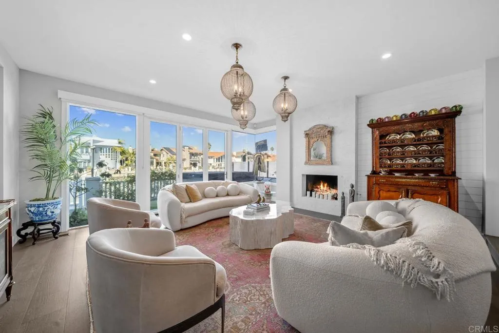 https://cdn.realtyfeed.com/cdn/127/306425091/17540090cc8919bbeb3405c8c353d111.webp