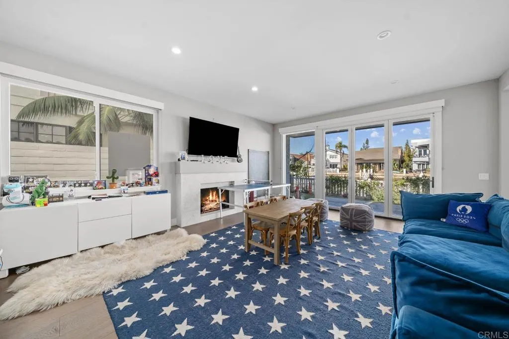 https://cdn.realtyfeed.com/cdn/127/306425091/425d396c44f74e5f41365bf5e6828732.webp