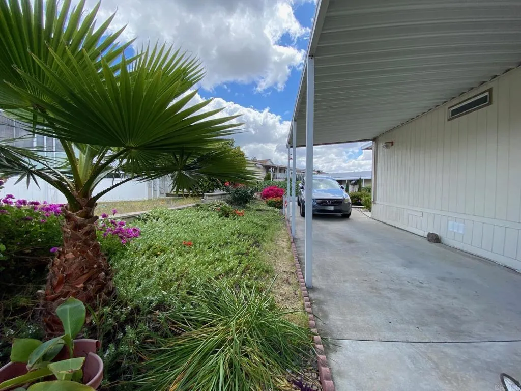 https://cdn.realtyfeed.com/cdn/127/306425260/af8e1035fd11e15683999150ef181cdc.webp