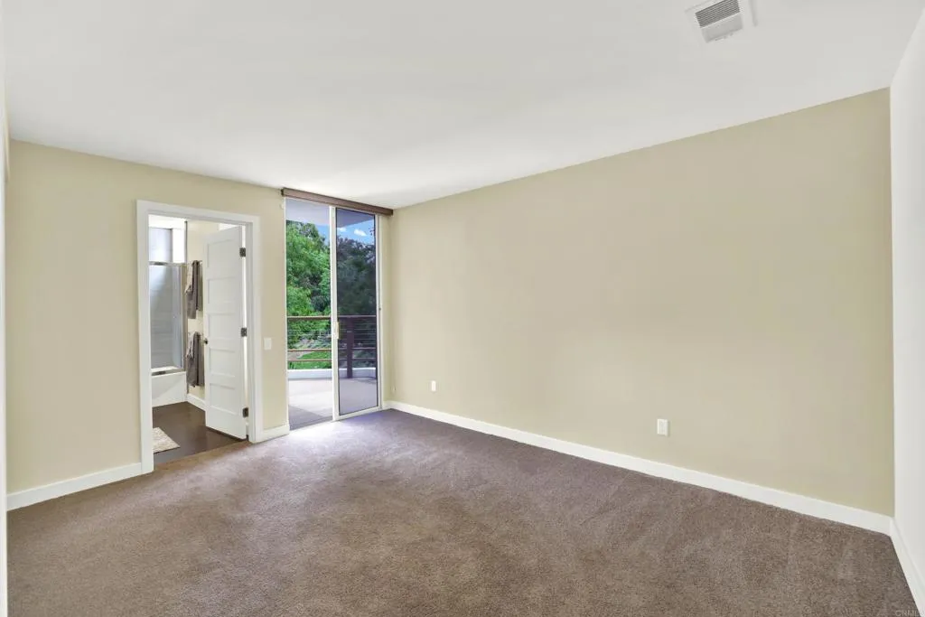 https://cdn.realtyfeed.com/cdn/127/306425479/4ffd79e798818278aba3585871d3f683.webp