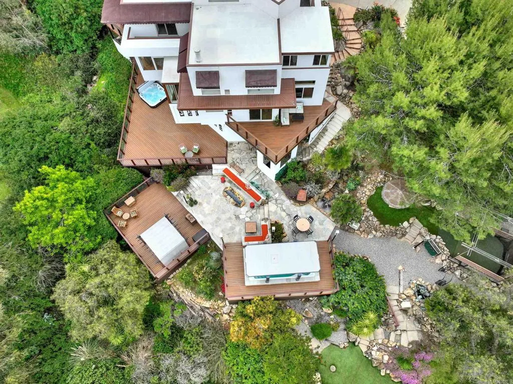 https://cdn.realtyfeed.com/cdn/127/306425479/deb0538939333e128d81414339ba56df.webp