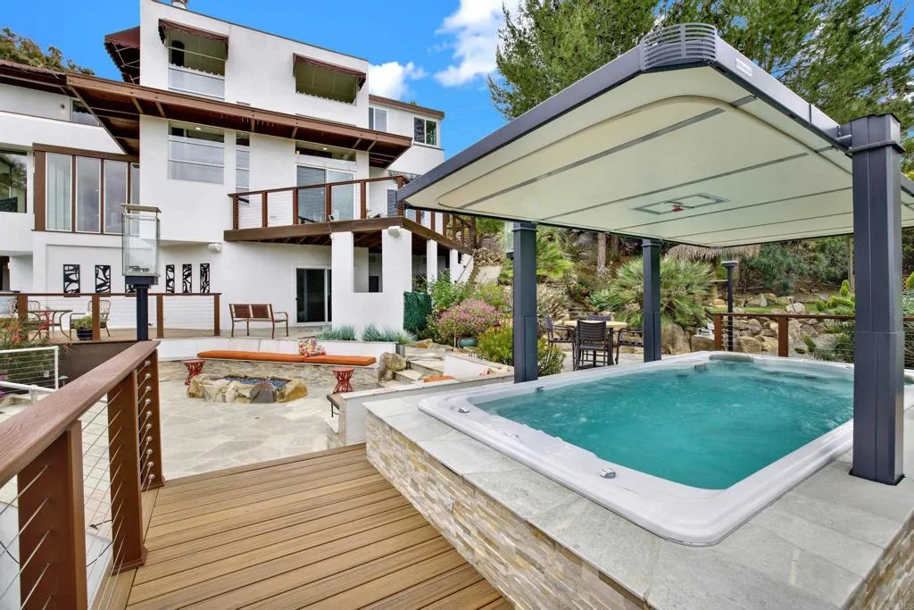 https://cdn.realtyfeed.com/cdn/127/306425479/ec89baa3e2766b4859f02bb48656095a.webp