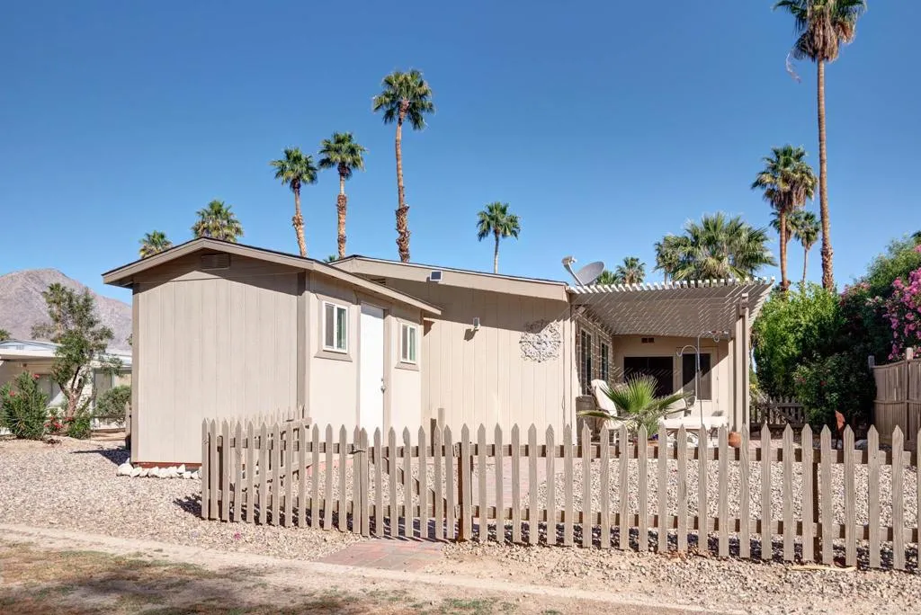 https://cdn.realtyfeed.com/cdn/127/306425489/06b10056cdcb021f6f000d5b29aa4182.webp
