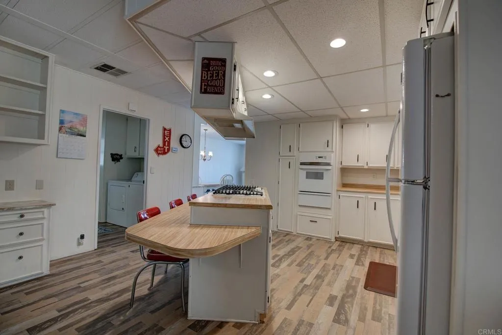 https://cdn.realtyfeed.com/cdn/127/306425489/29421681cce6a5575308fbe217952288.webp