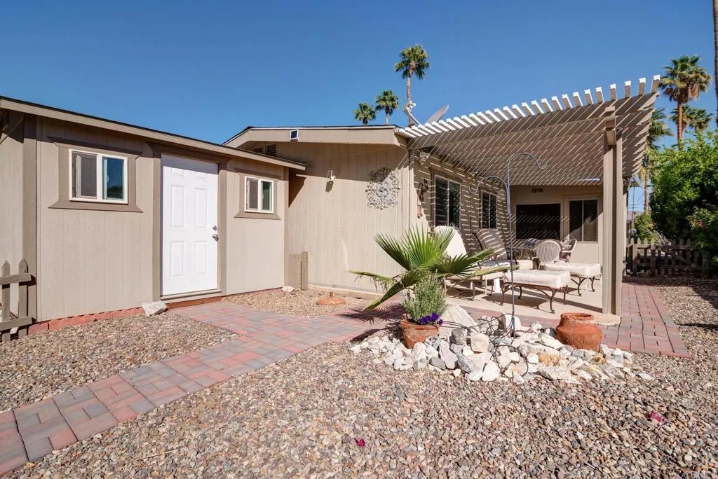 https://cdn.realtyfeed.com/cdn/127/306425489/3a5a1208ab659dc83fcf30612795ab0f.webp