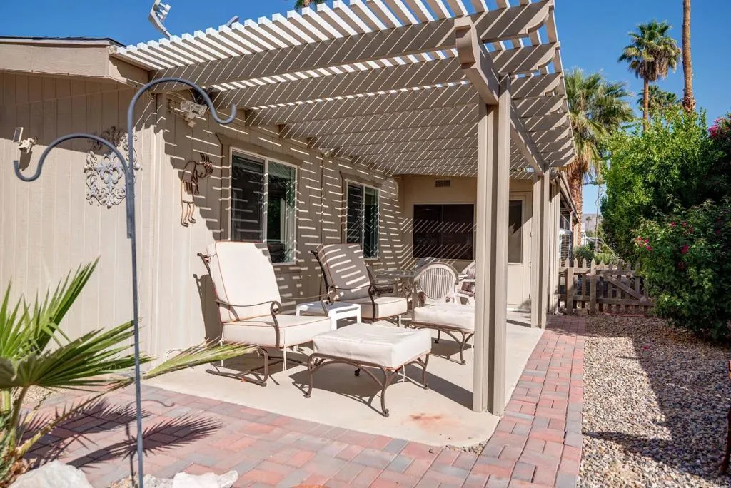 https://cdn.realtyfeed.com/cdn/127/306425489/a305949acaa9c6417339ba2e161510b6.webp