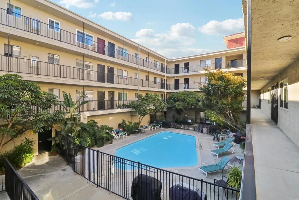 https://cdn.realtyfeed.com/cdn/127/306425504/3a3101e78d72faf81cd74af1e5b1f7b9.webp