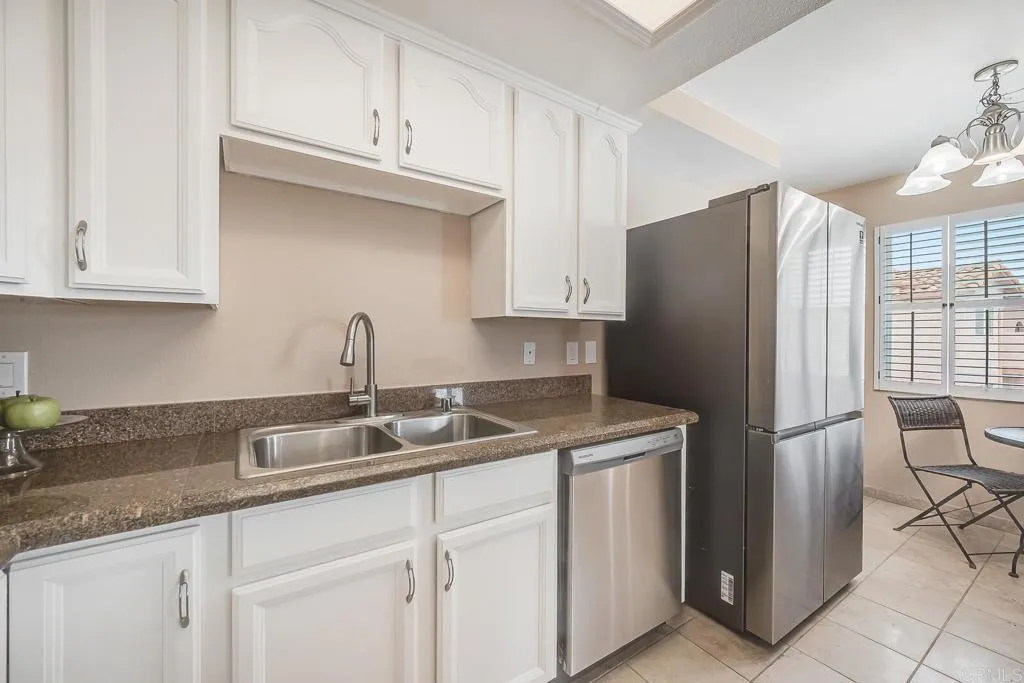 https://cdn.realtyfeed.com/cdn/127/306425538/21d23b98666432f480f1ee3e76c27bc7.webp