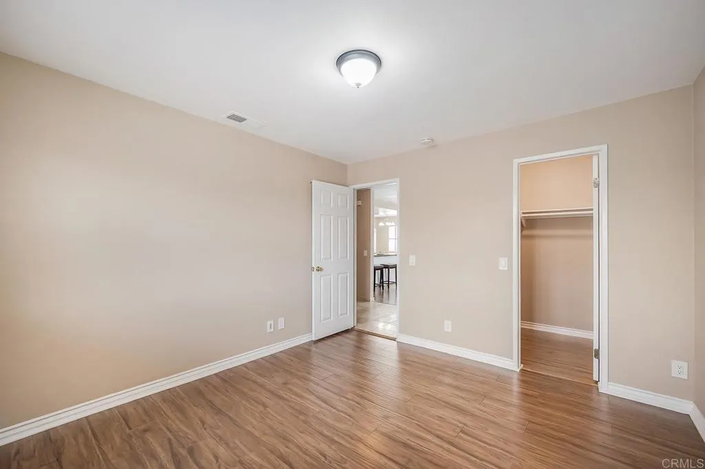 https://cdn.realtyfeed.com/cdn/127/306425538/4cefac4ad2e754f1482c434006479ce9.webp