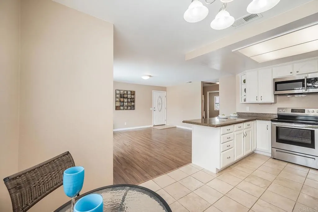 https://cdn.realtyfeed.com/cdn/127/306425538/d7e4640c925ecf26f084327696f7198c.webp