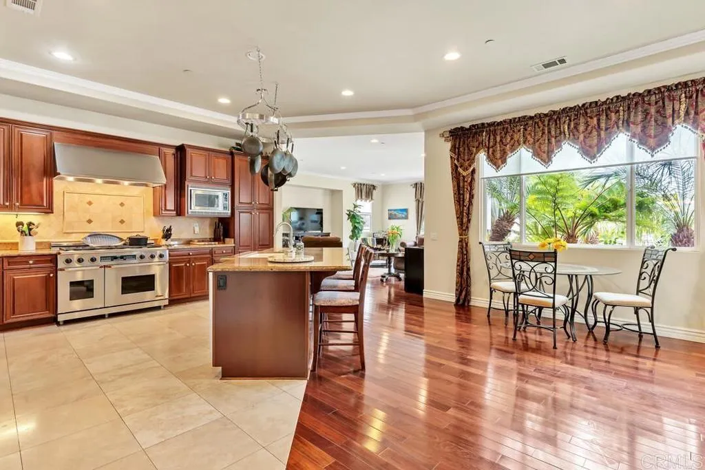 https://cdn.realtyfeed.com/cdn/127/306425548/b98a24c7a13c34f2ce8c5230e0bbbbf4.webp