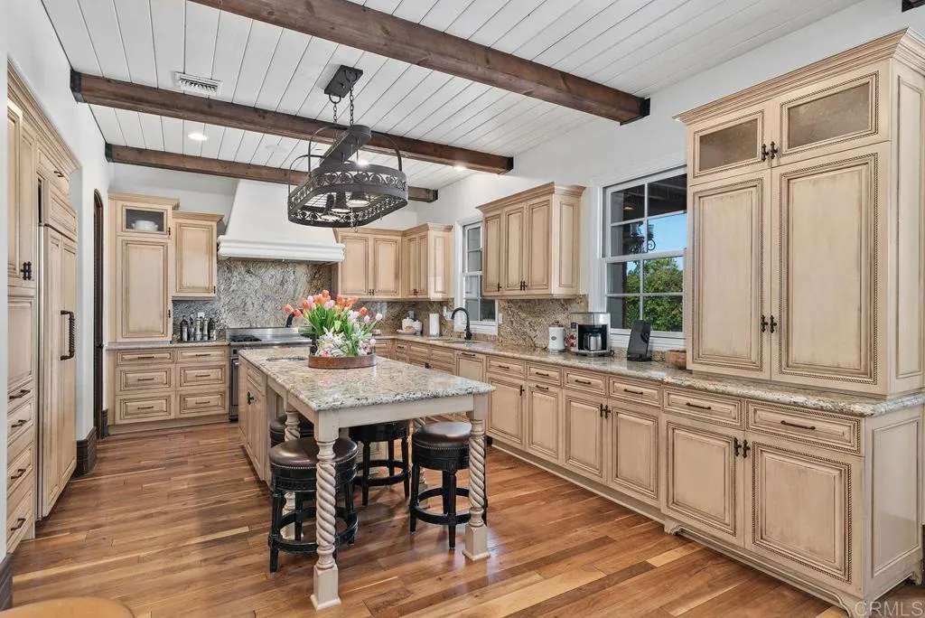 https://cdn.realtyfeed.com/cdn/127/306425560/517b5bf9a19a81b4d95acca87642f519.webp