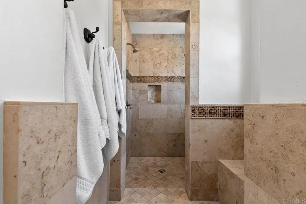 https://cdn.realtyfeed.com/cdn/127/306425560/70c8cd7c43b73f41be7cc48d4aac492b.webp